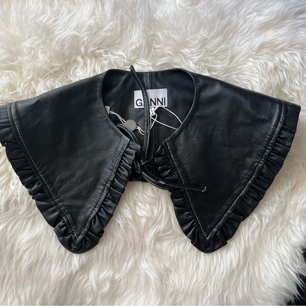 Ganni black ruffle-trimmed lamb leather collar